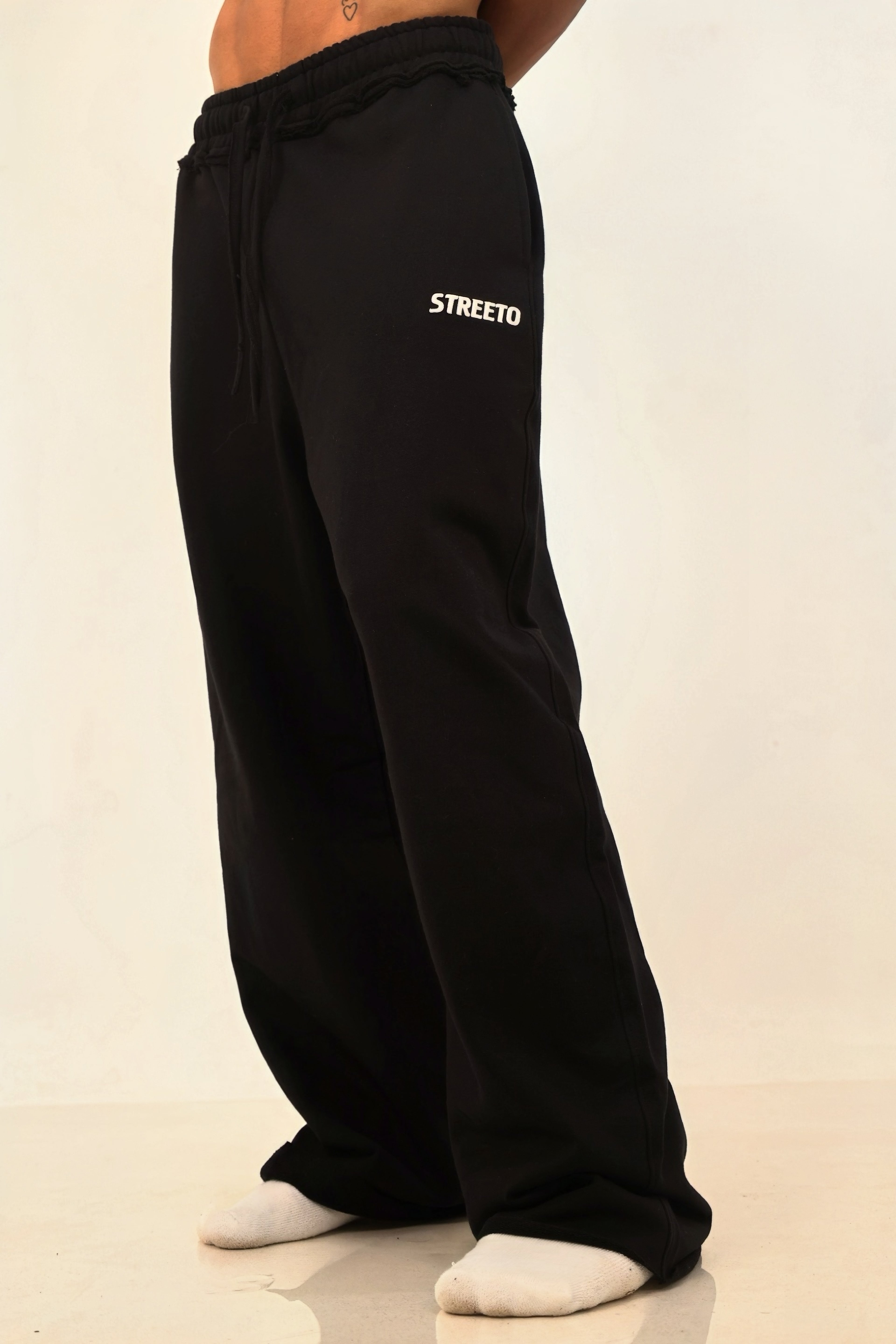 STREETO essential relax fit track pants